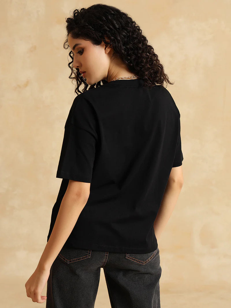 Relaxed Fit Women’s T-Shirt Featuring Cute Dumbo Artwork for Casual and Lounge Looks