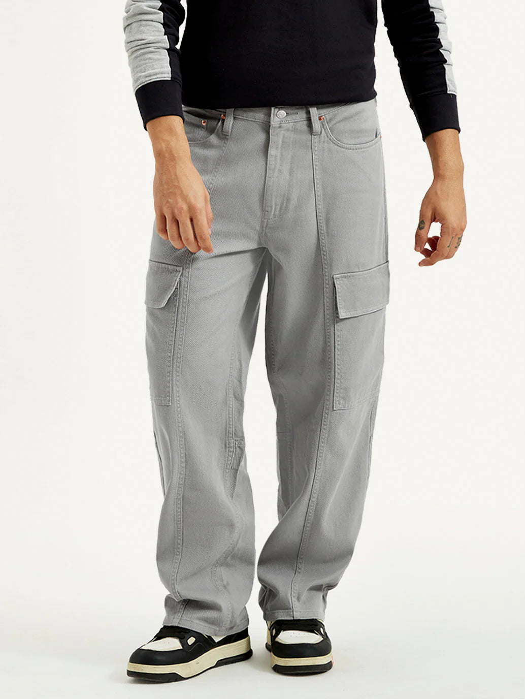 Casual Men’s Grey Mid Rise Loose Fit Jeans with Relaxed Comfort