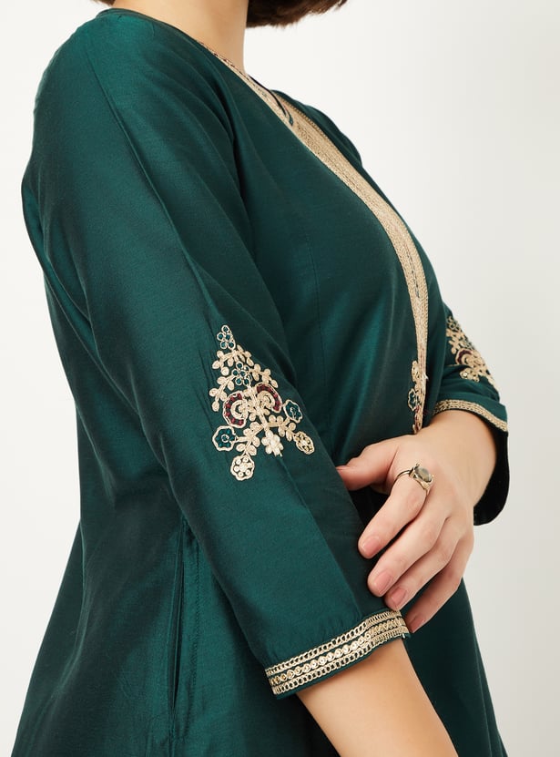 Trendy Ethnic Women’s Line Kurta Set with Beautiful Embroidery, Stylish Silhouette, and Coordinated Pants