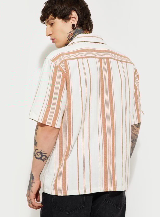 Fashionable Men Striped Relaxed Fit Shirt with Sleek Vertical Stripes