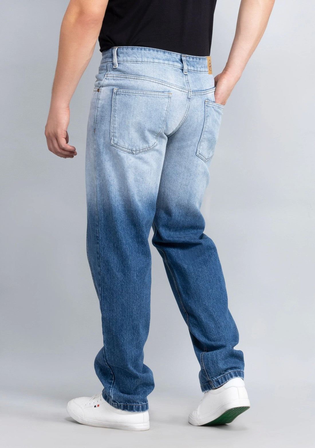 Durable Men’s Blue Straight Fit Jeans with Dual Shade Wash Design