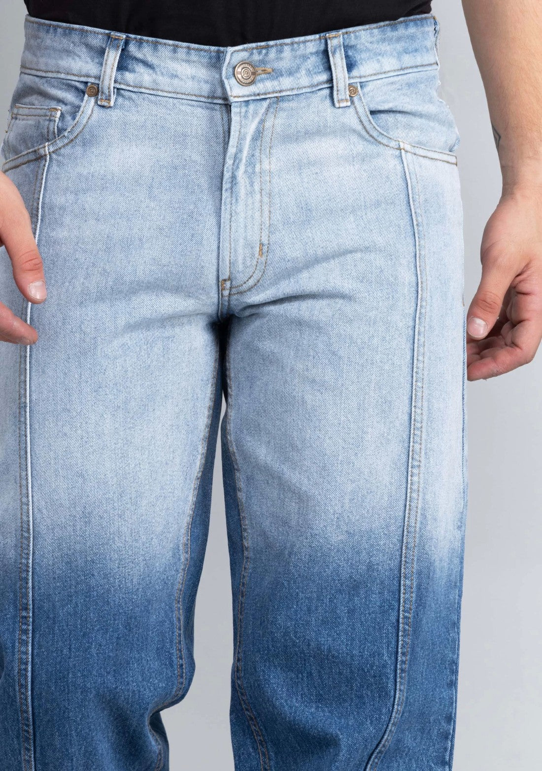 Durable Men’s Blue Straight Fit Jeans with Dual Shade Wash Design