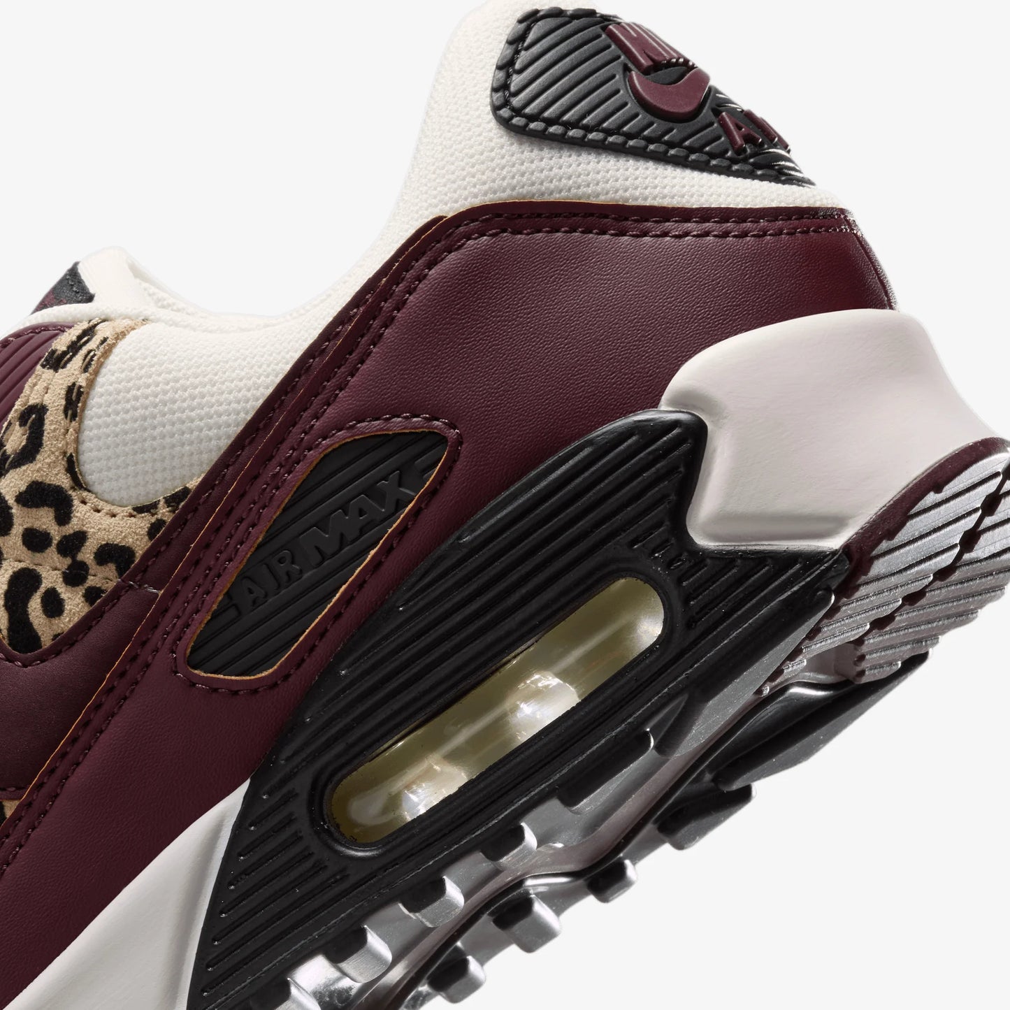 Sleek Men’s Sail Burgundy Crush Black Sneakers for Casual and Daily Outings