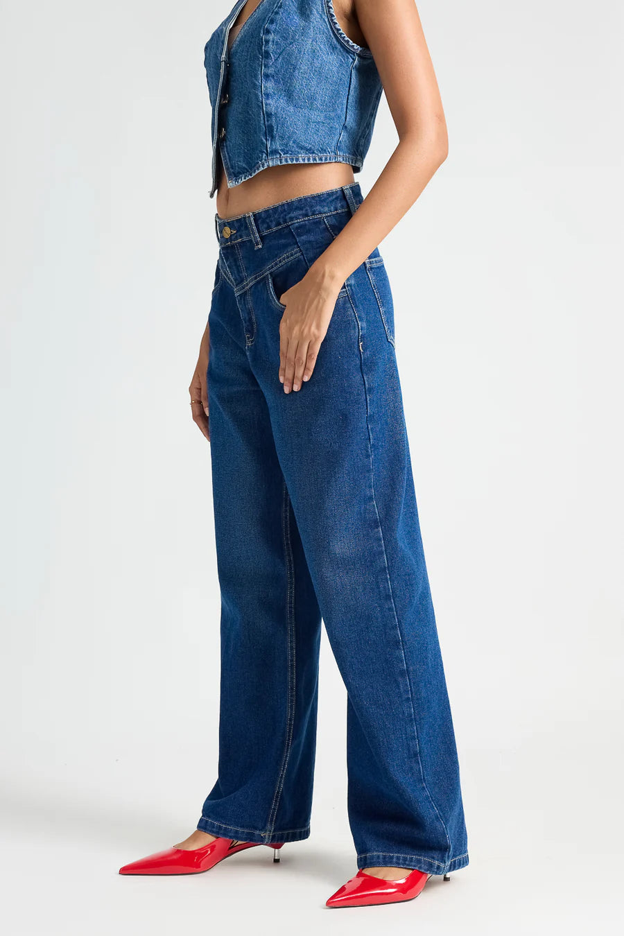 Elegant Women Dark Blue Straight Fit Fish Cut Jeans Perfect for Work and Weekend Styling