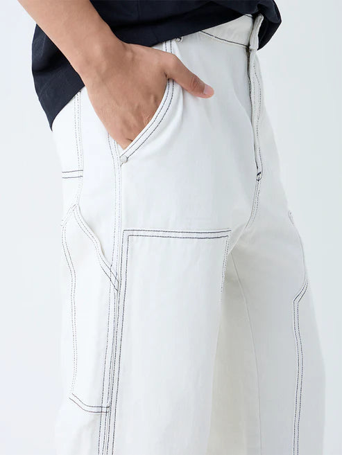 Sleek Men’s White Mid Rise Relaxed Fit Jeans for Streetwear and Casual Looks