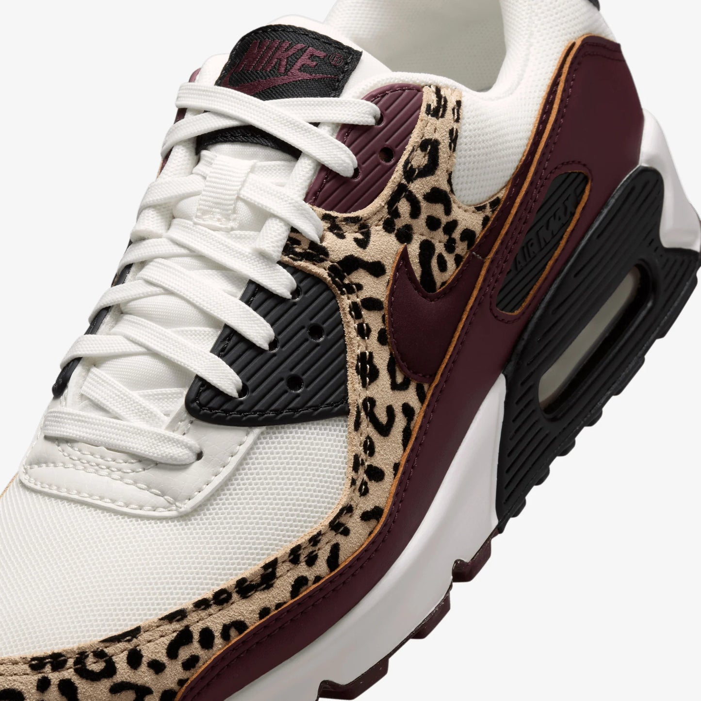 Sleek Men’s Sail Burgundy Crush Black Sneakers for Casual and Daily Outings