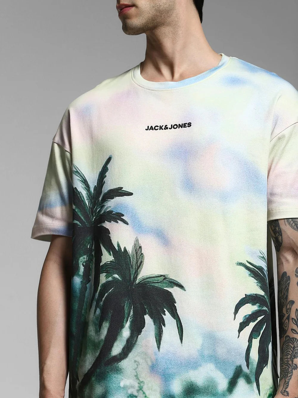 Light Yellow Tropical Print Oversized T-Shirt Men’s Trendy Casual Streetwear Look