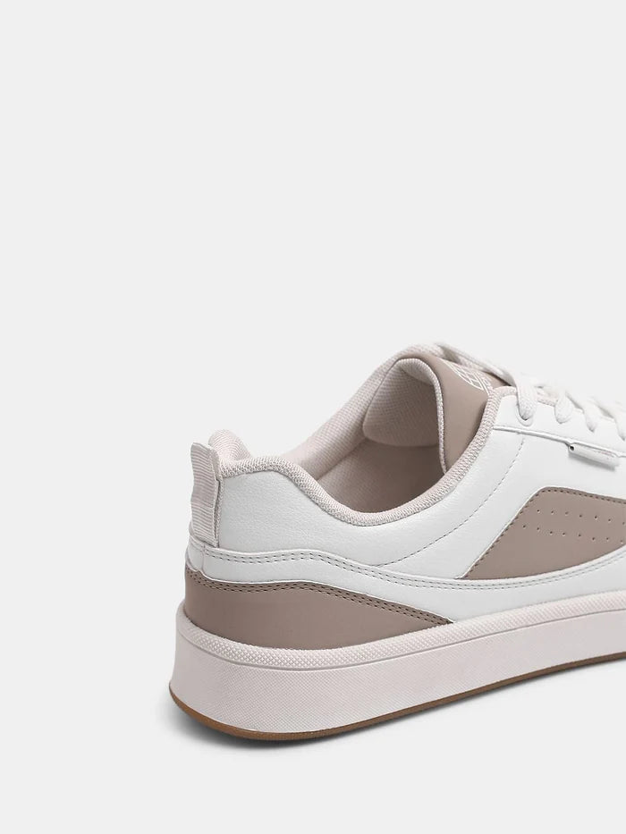 Timeless Men’s White PU Casual Sneakers with Comfortable Fit and Versatile Wearability