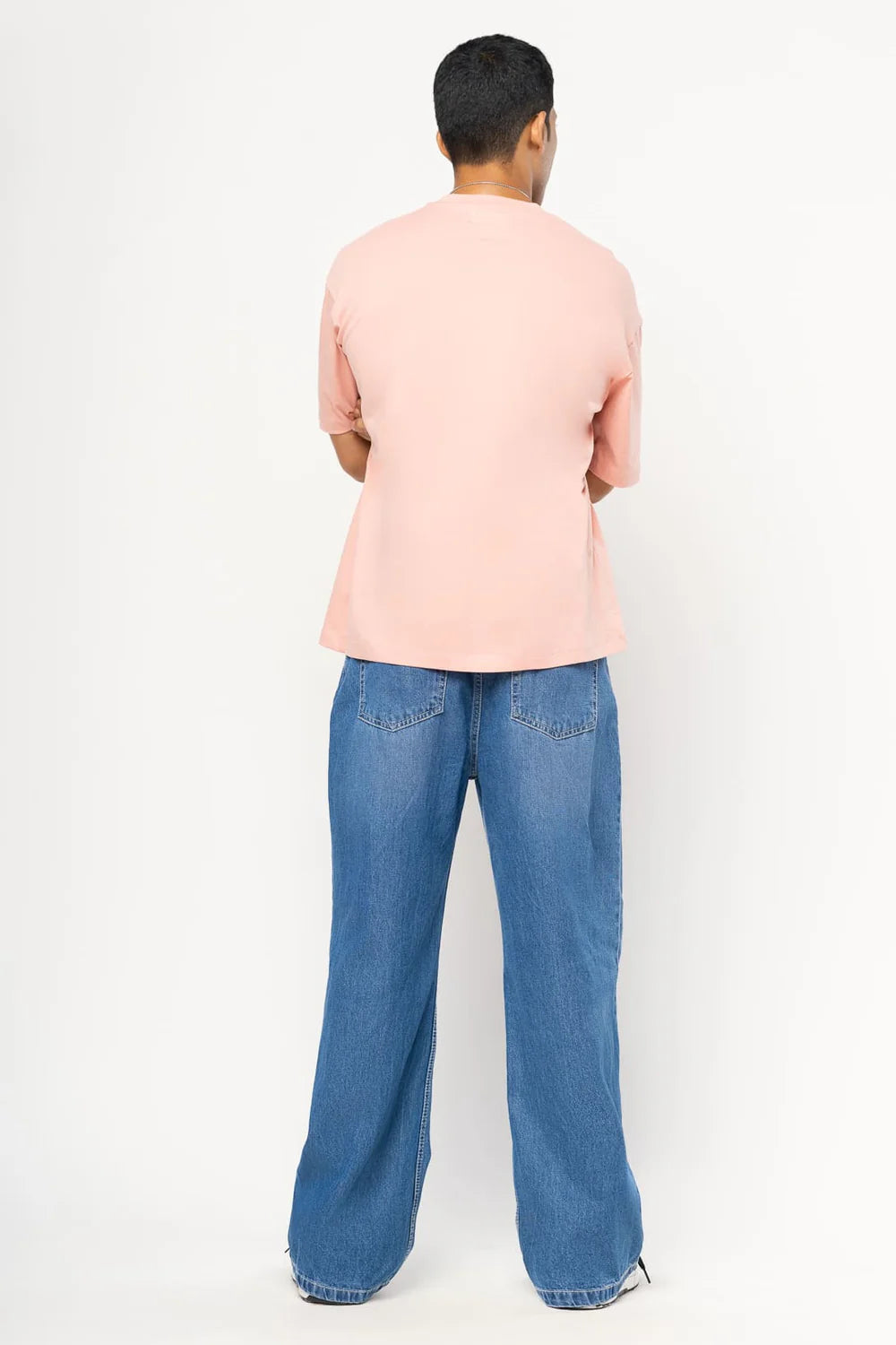 Casual Men’s Blue Jeans with Straight Fit, Baggy Style, and Knee Slit