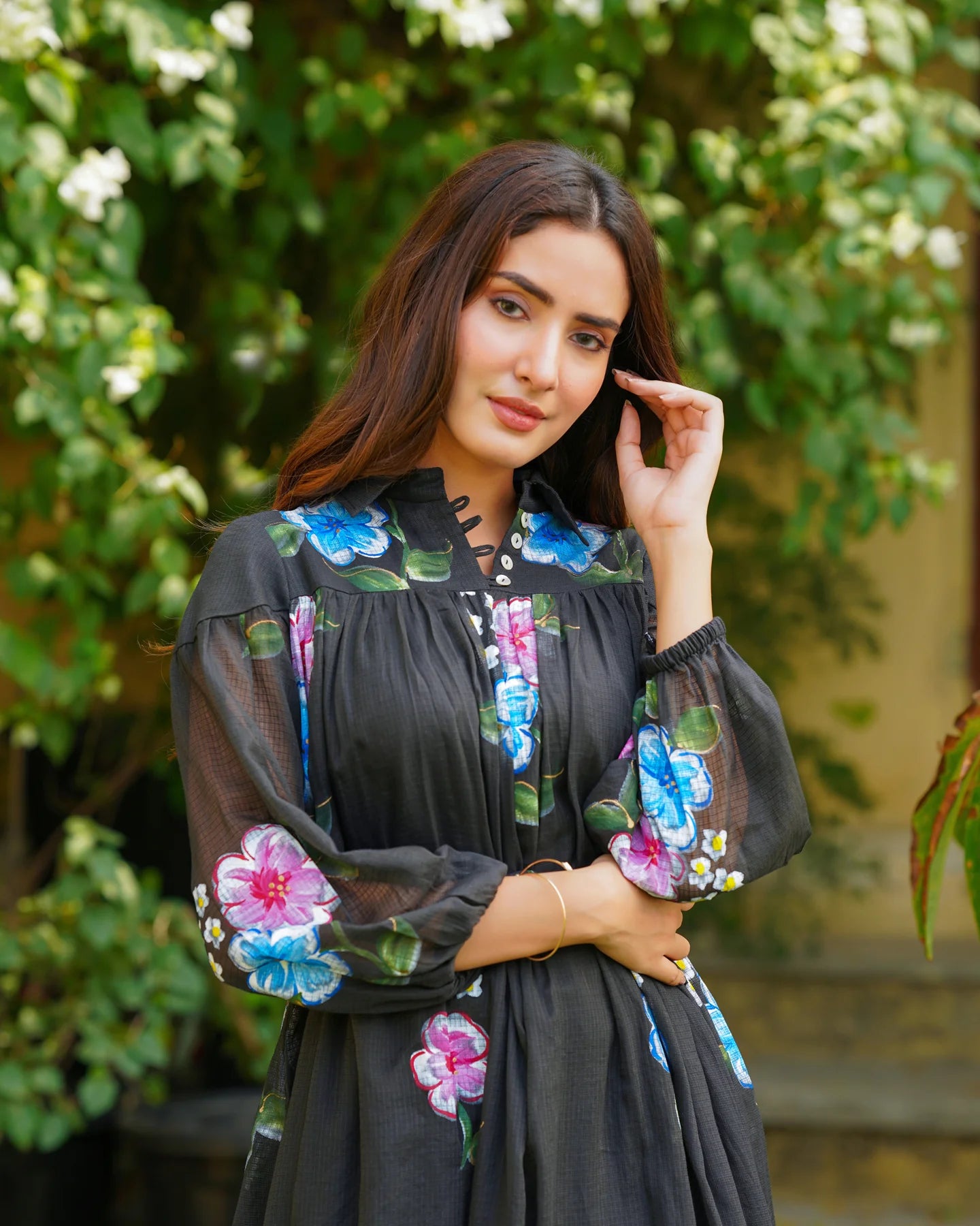 High Quality Black Doria Handpainted Floral Dress for Women Made from Lightweight Fabric for Comfort and Style