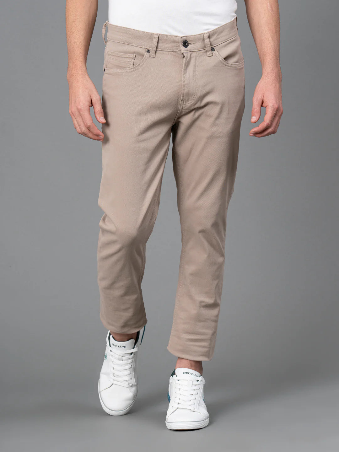 Timeless Skinny Fit Jeans for Men in Classic Denim with Stretch Fabric for Smart Casual Looks