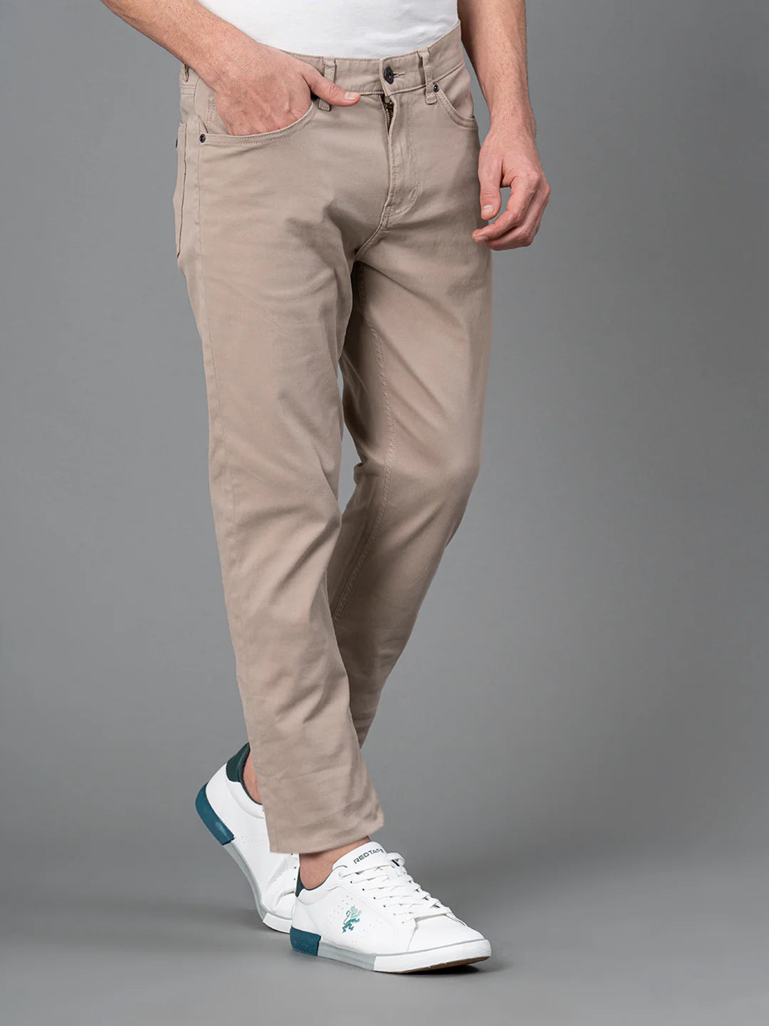 Timeless Skinny Fit Jeans for Men in Classic Denim with Stretch Fabric for Smart Casual Looks