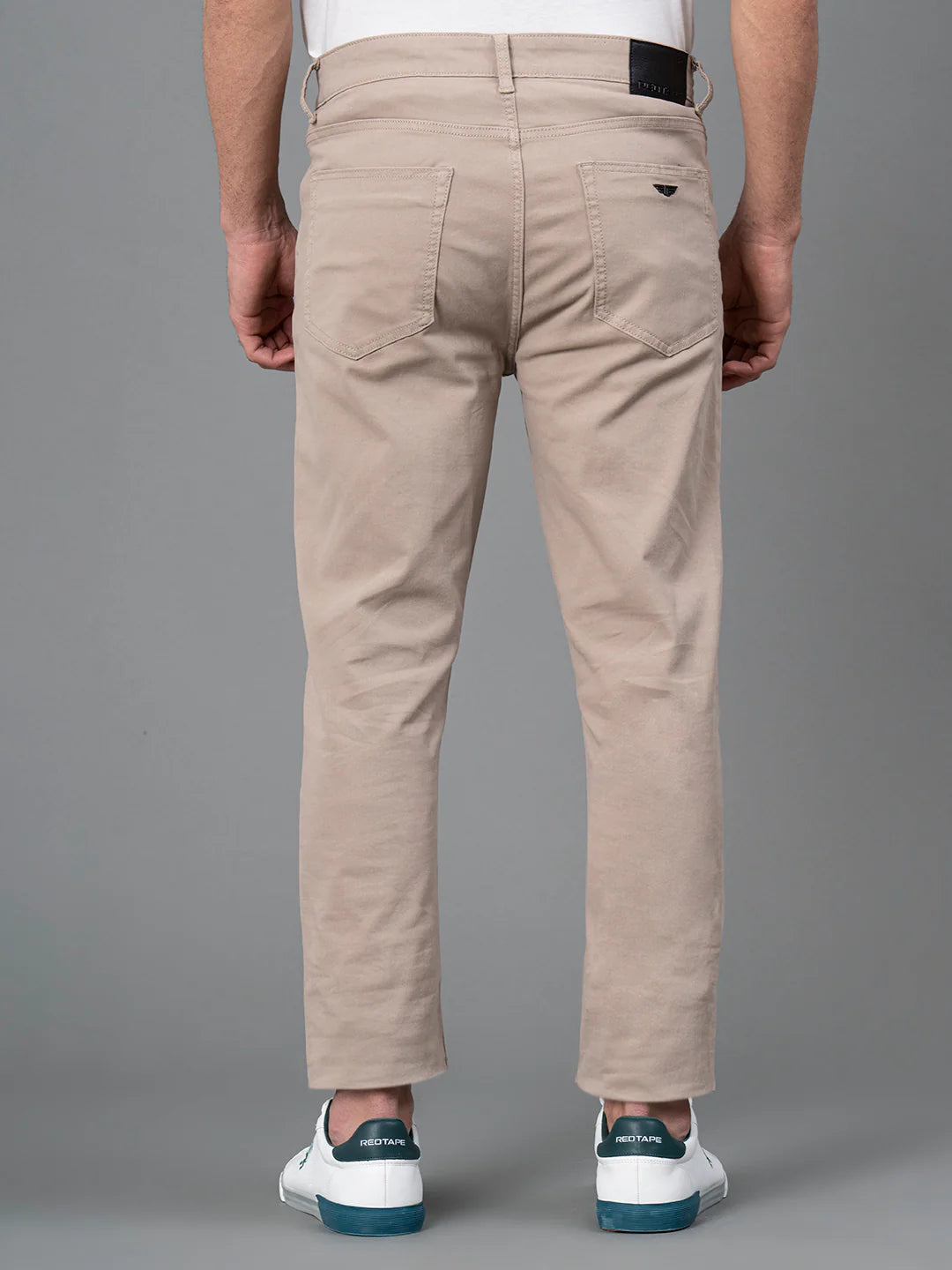 Timeless Skinny Fit Jeans for Men in Classic Denim with Stretch Fabric for Smart Casual Looks