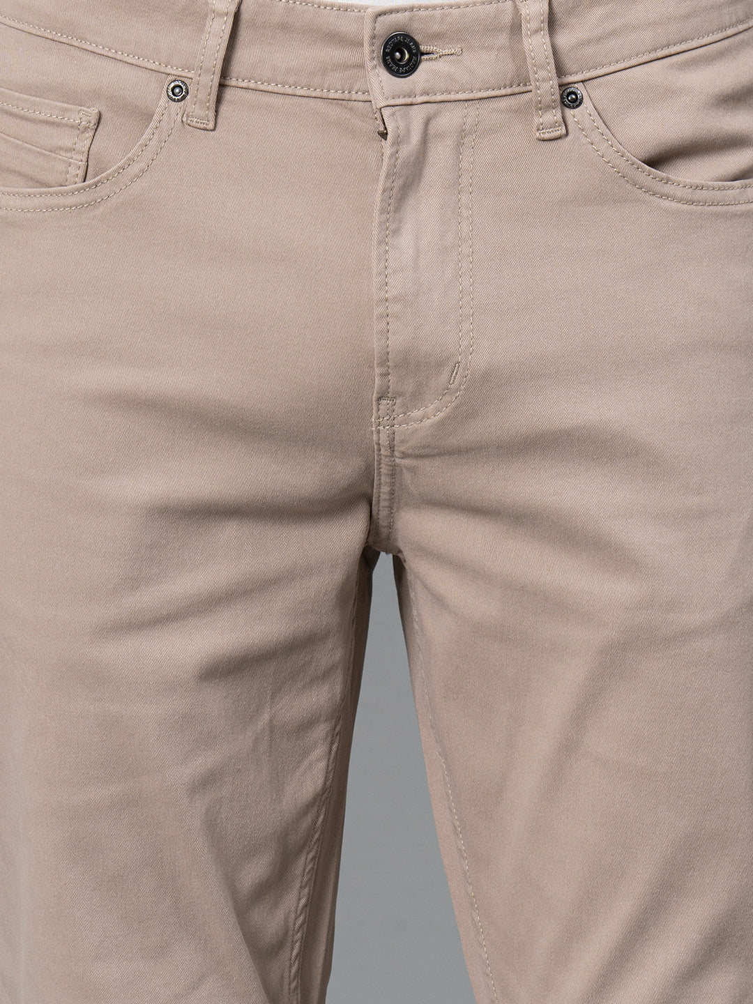 Timeless Skinny Fit Jeans for Men in Classic Denim with Stretch Fabric for Smart Casual Looks