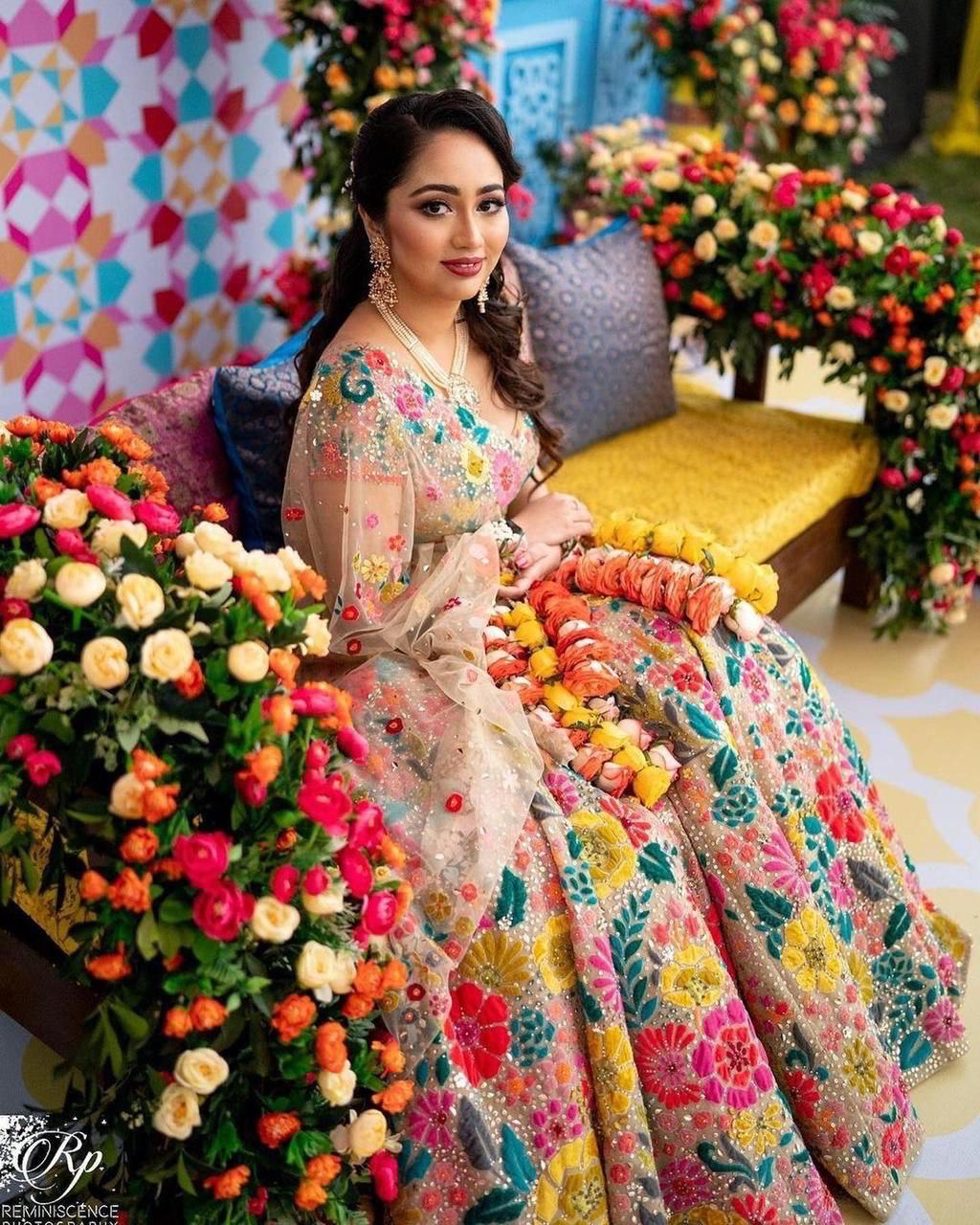 Gorgeous Wedding Wear Lehenga Choli Dupatta Set Featuring Exquisite Embellishments for Brides and Festive Dressing