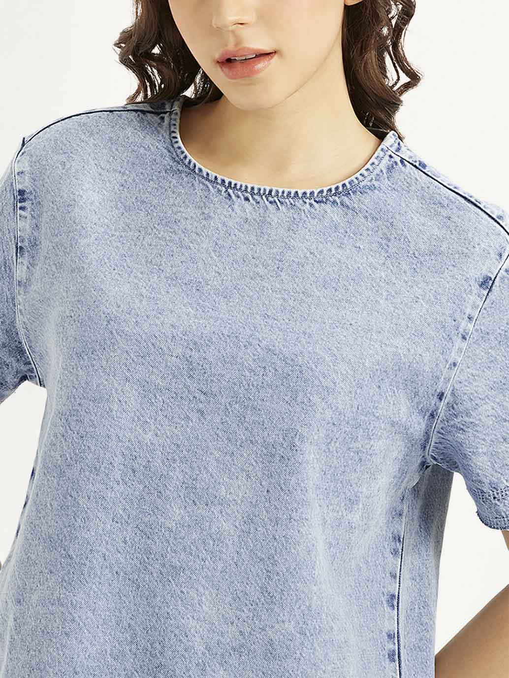 Modern Light Blue Round Neck Denim Top for Women Casual Outfits