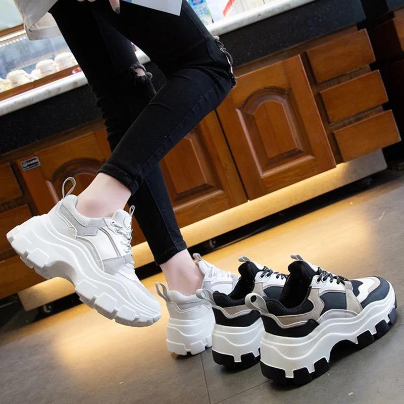 Lightweight Max Pump Sneakers with Breathable Upper and Shock Absorbing Sole