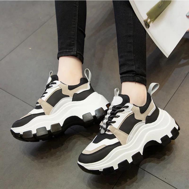 Lightweight Max Pump Sneakers with Breathable Upper and Shock Absorbing Sole