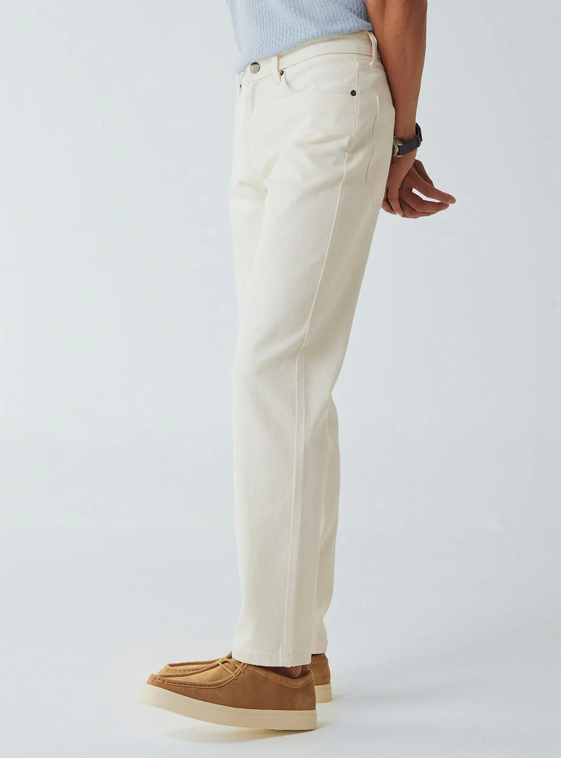 Everyday Wear Men’s Off-White Casual Denim Jeans with Comfortable Fit and Contemporary Look