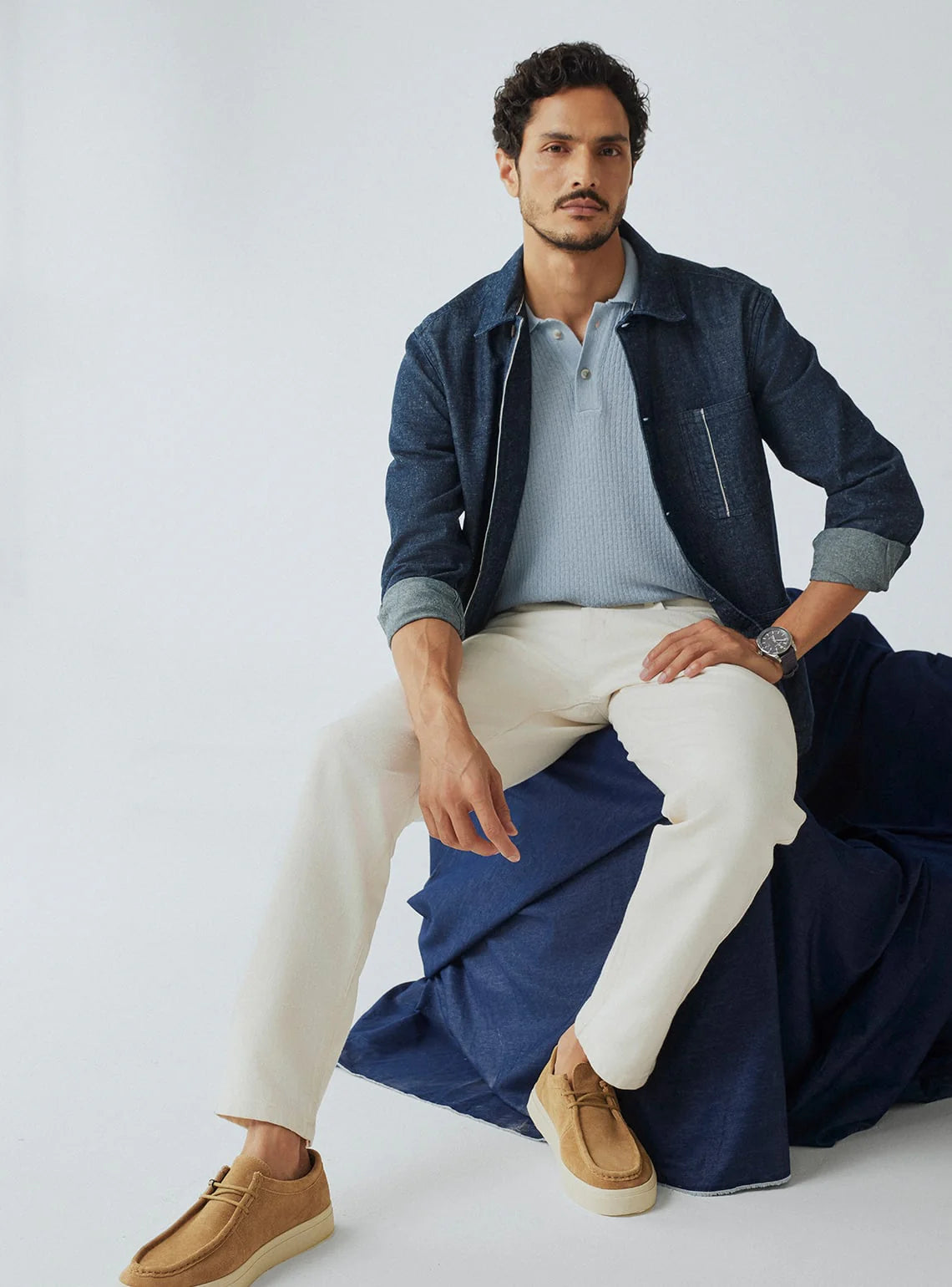 Everyday Wear Men’s Off-White Casual Denim Jeans with Comfortable Fit and Contemporary Look