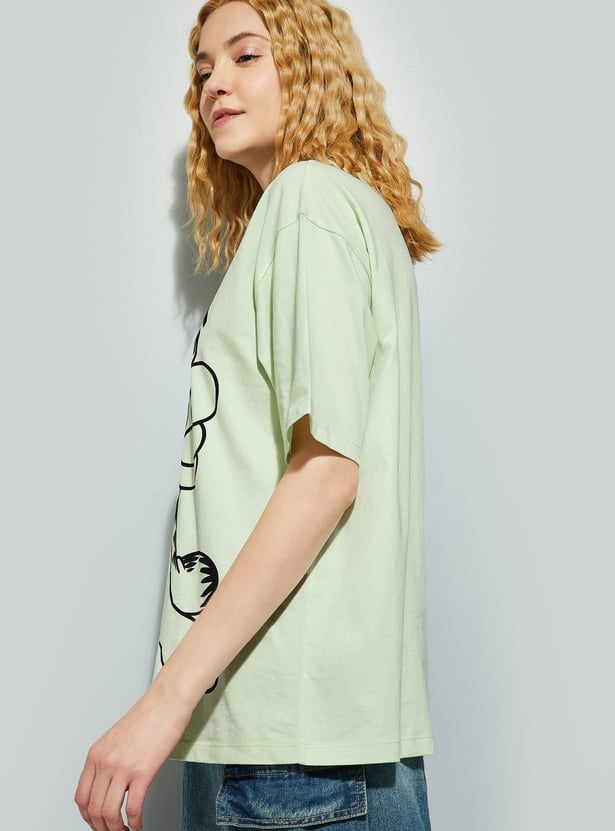 Cute and Trendy Women’s Garfield Graphic T-Shirt with Loose Oversized Silhouette