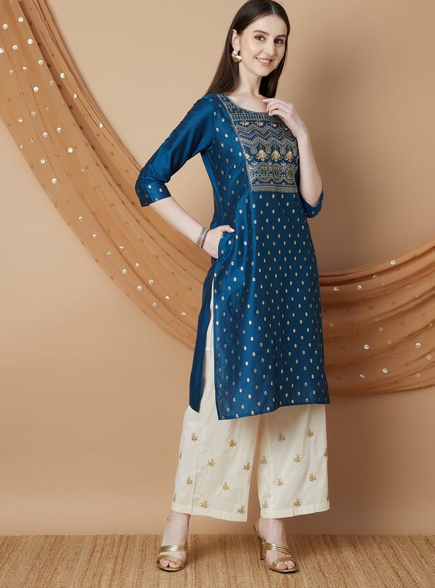 Sophisticated Women’s Straight Kurta Featuring Shimmering Foil Print for Casual and Ethnic Look