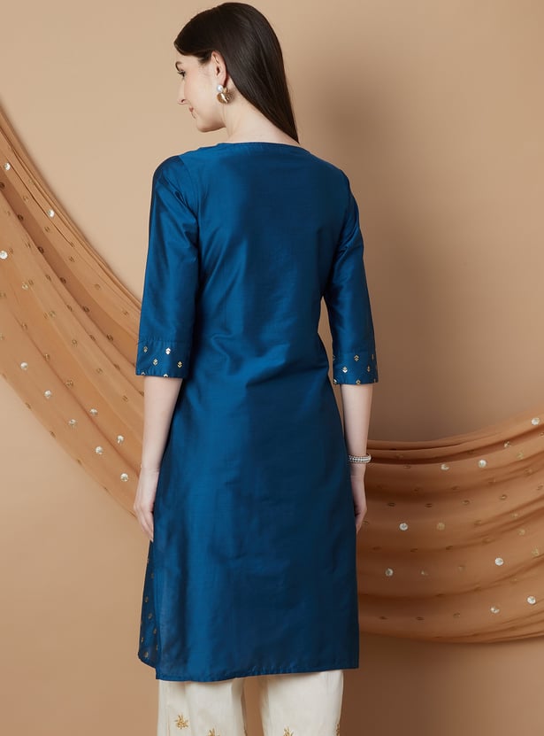 Sophisticated Women’s Straight Kurta Featuring Shimmering Foil Print for Casual and Ethnic Look