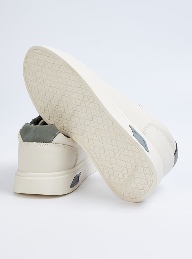 Fashionable Men Perforated Lace Up Sneakers for Modern Streetwear Smart Casual and Daily Wear
