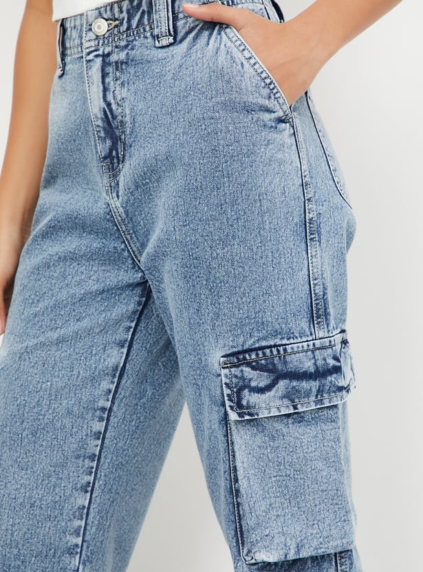 Relaxed Women Washed Cargo Denim Jeans with Modern Utility Appeal for Casual Dressing