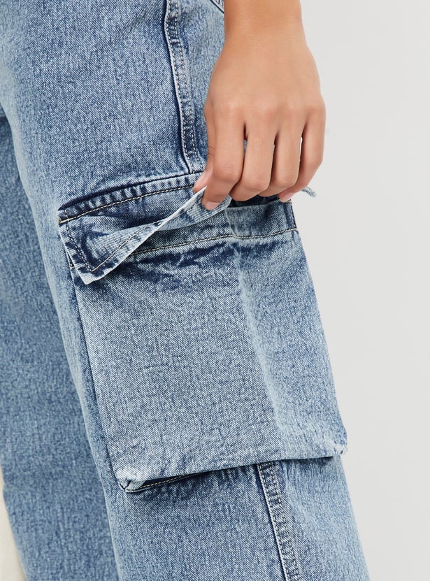 Relaxed Women Washed Cargo Denim Jeans with Modern Utility Appeal for Casual Dressing