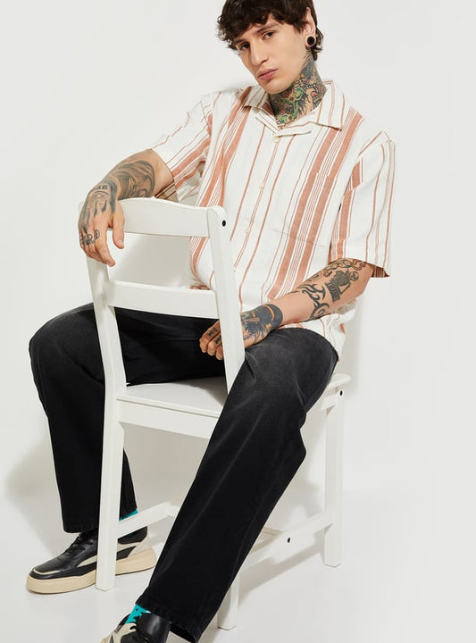 Fashionable Men Striped Relaxed Fit Shirt with Sleek Vertical Stripes