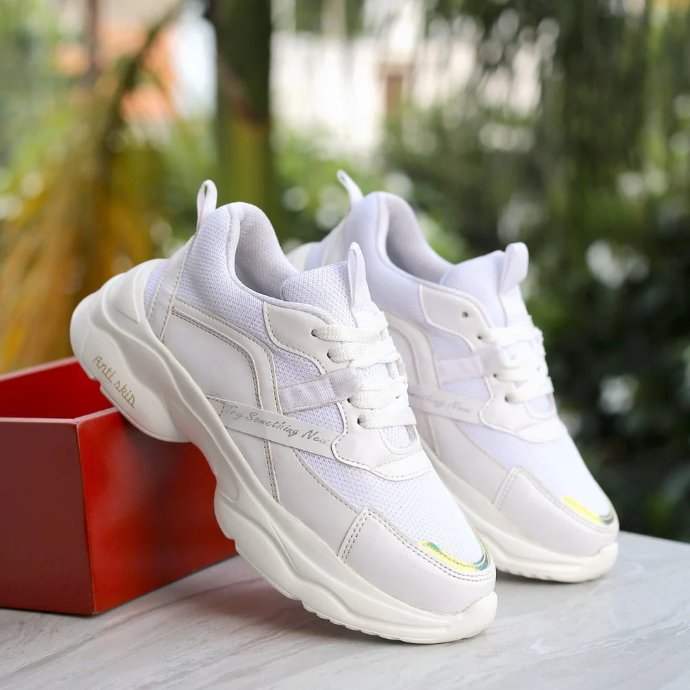 White Sneakers Shoes for Women Comfortable Everyday Walking and Casual Outfits