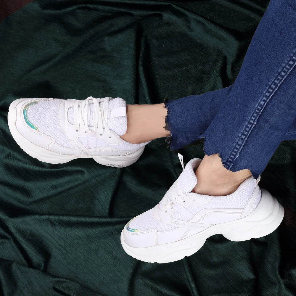 White Sneakers Shoes for Women Comfortable Everyday Walking and Casual Outfits