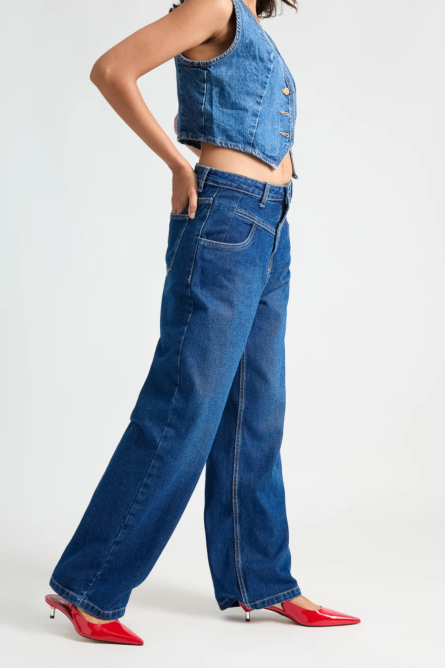 Elegant Women Dark Blue Straight Fit Fish Cut Jeans Perfect for Work and Weekend Styling