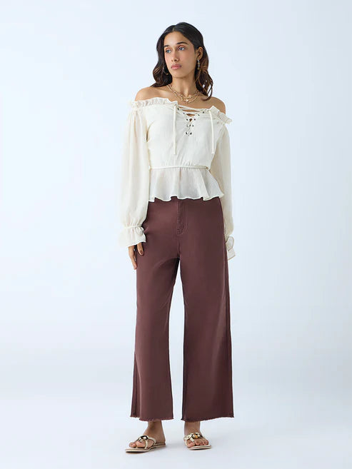 Everyday Wear Women Brown Mid Rise Relaxed Fit Jeans Crafted for Comfort and Casual Dressing