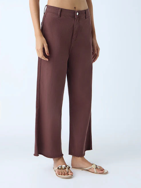 Everyday Wear Women Brown Mid Rise Relaxed Fit Jeans Crafted for Comfort and Casual Dressing