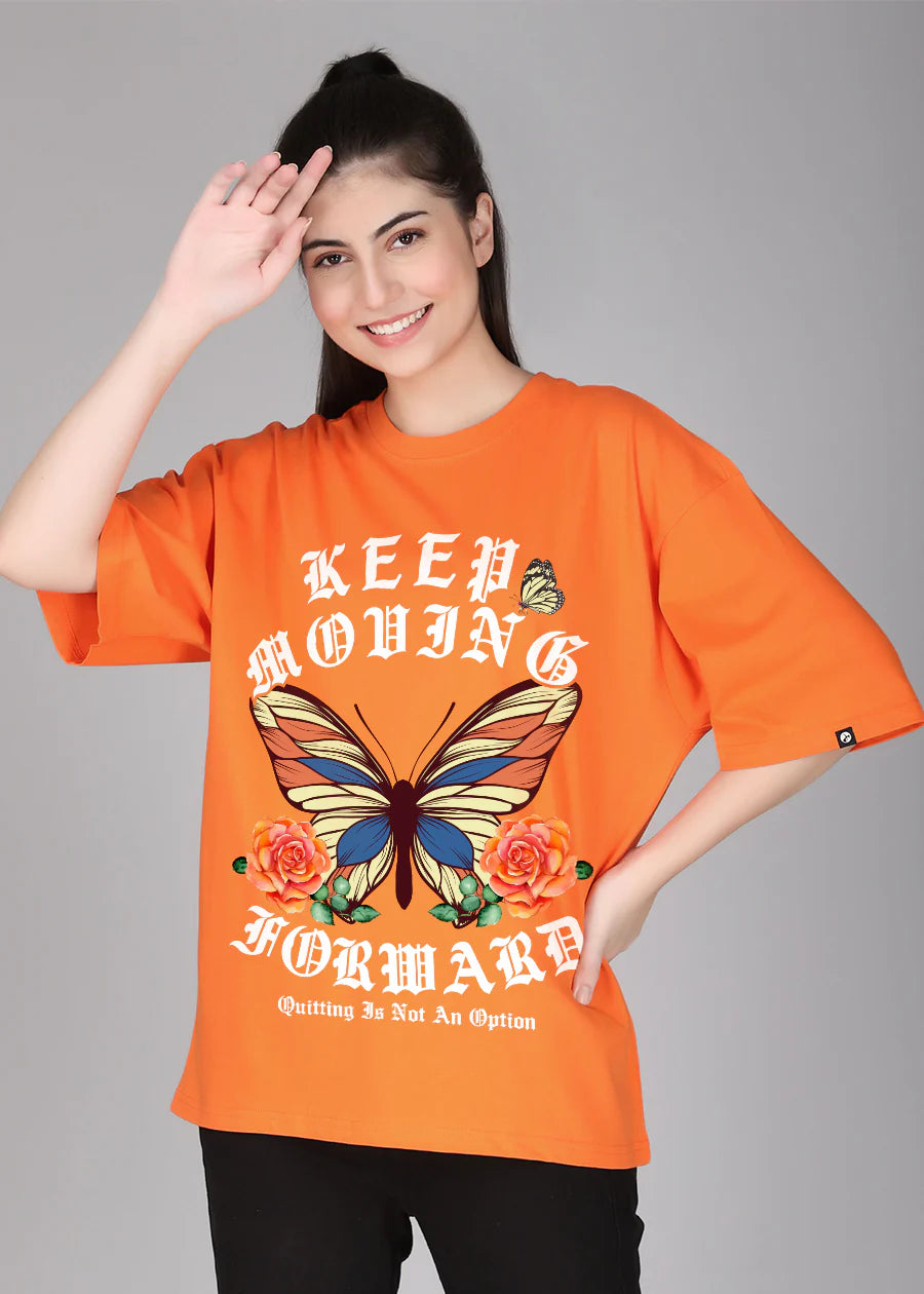 Fashionable Keep Moving Women’s Oversized T-Shirt – Streetwear & Casual Look