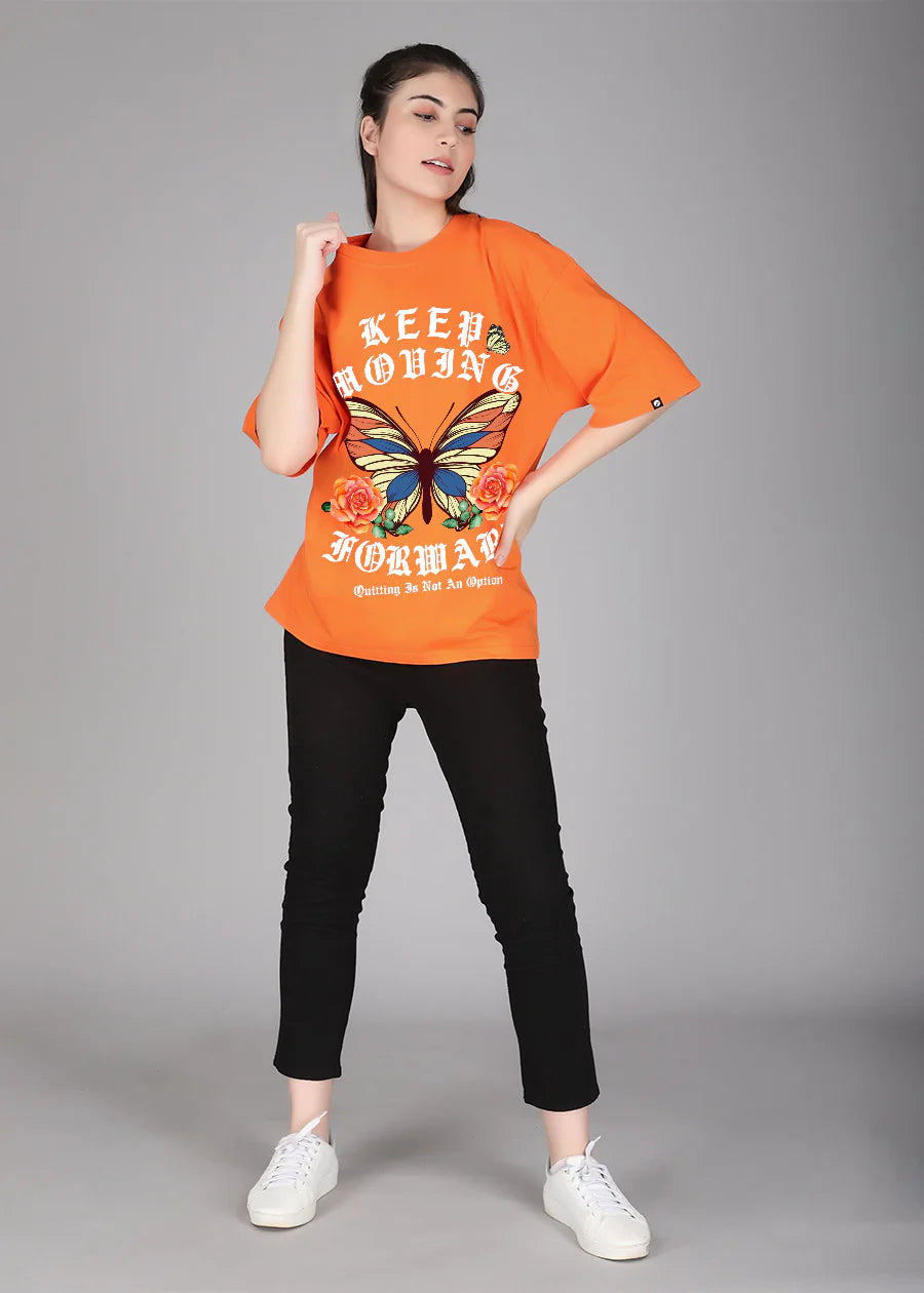 Fashionable Keep Moving Women’s Oversized T-Shirt – Streetwear & Casual Look
