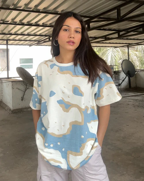 Casual Oversized T-Shirt with Wavy Graphic Print – Comfortable Daily Wear