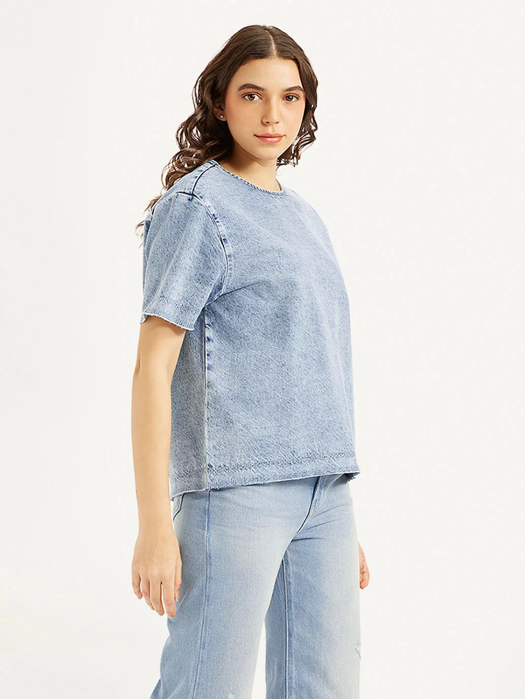 Modern Light Blue Round Neck Denim Top for Women Casual Outfits