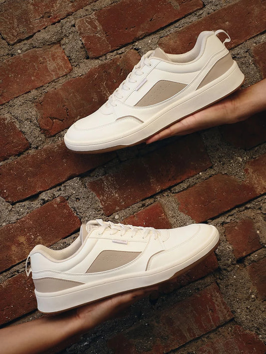 Timeless Men’s White PU Casual Sneakers with Comfortable Fit and Versatile Wearability