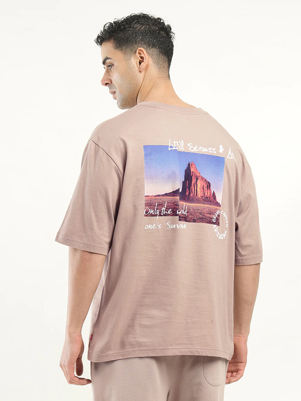 Classic Men Graphic Print Loose Fit T Shirt Perfect for Everyday Casual Outfits, Streetwear, and Summer Fashion