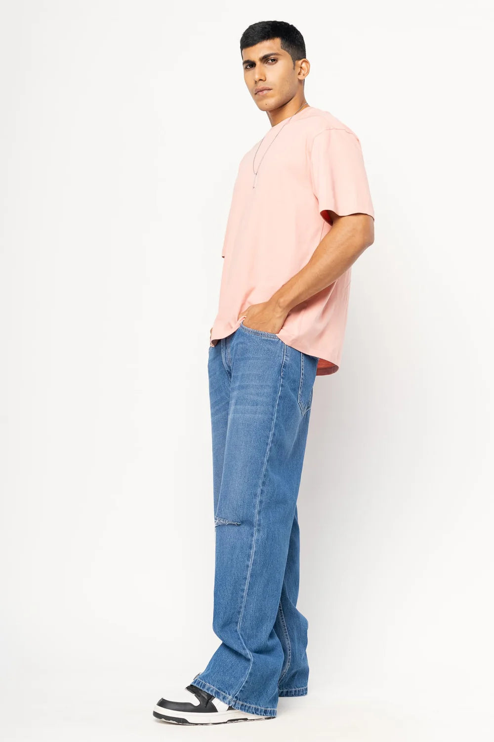 Casual Men’s Blue Jeans with Straight Fit, Baggy Style, and Knee Slit