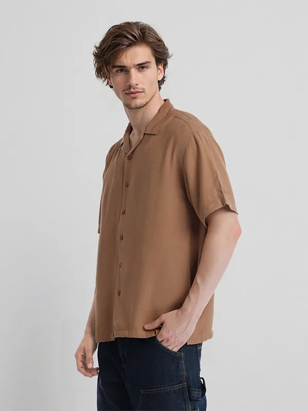 Trendy Men Rust Solid Relaxed Fit Casual Shirt with Full Sleeves
