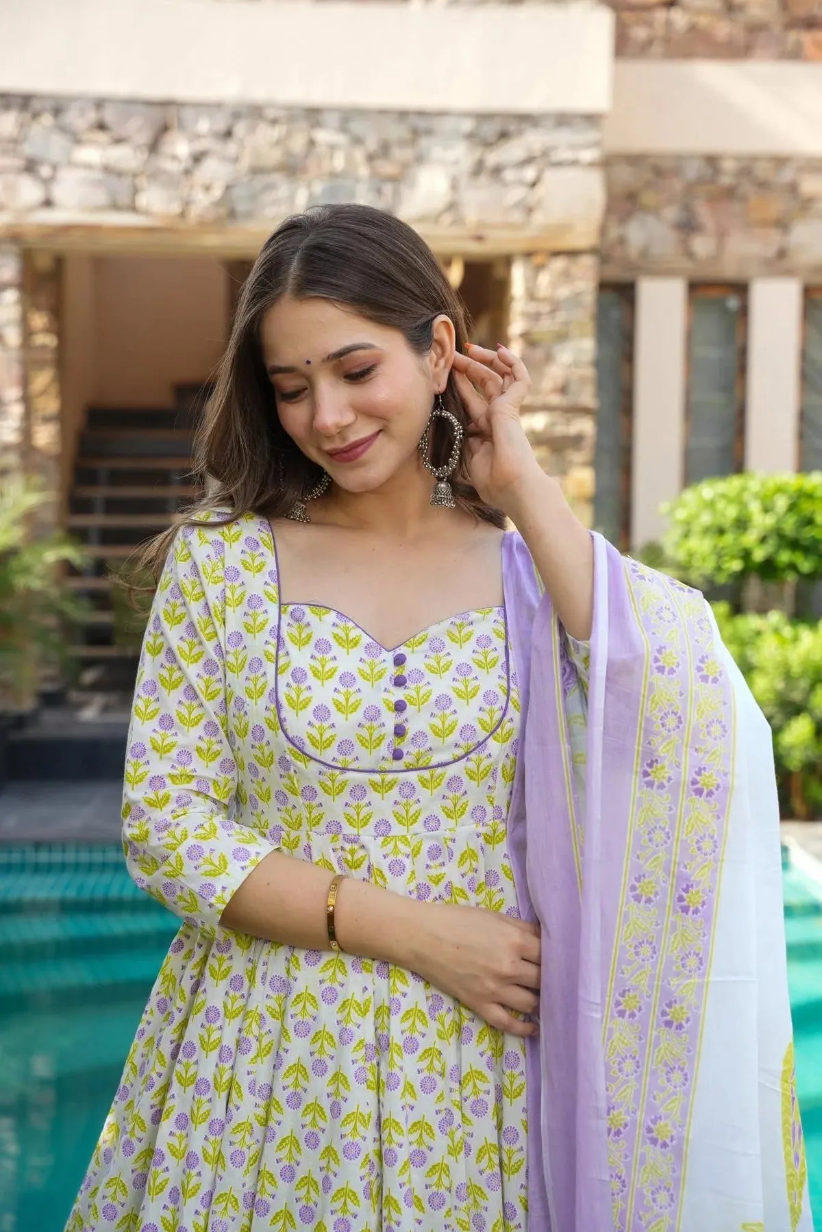 Ethnic Women’s Lavender Floral Print Cotton Suit Set with Premium Fabric for Festive and Casual Occasions