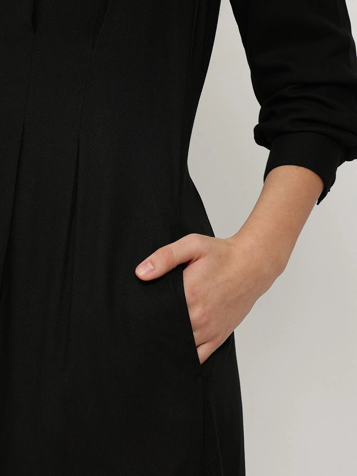 Classic Black Buttondown Shirt Dress for Women Perfect for Casual, Workwear, and Evening Fashion