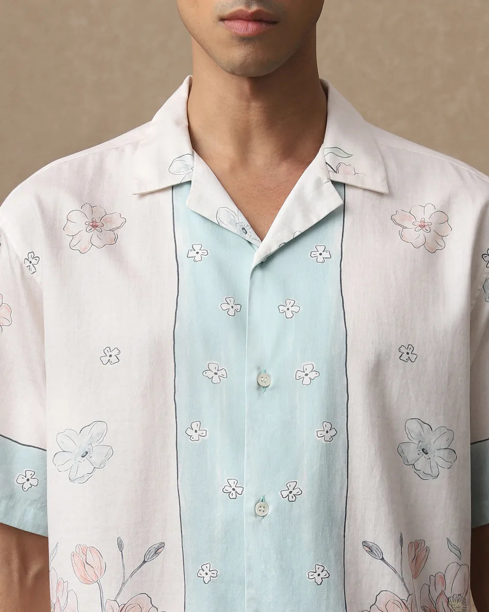 Fashionable Off White Resort Print Loose Fit Shirt for Men Daily and Holiday Wear
