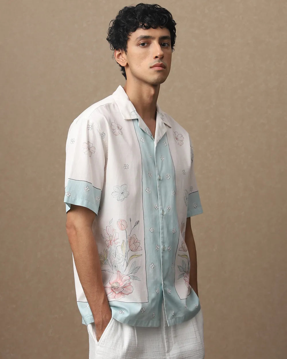 Fashionable Off White Resort Print Loose Fit Shirt for Men Daily and Holiday Wear