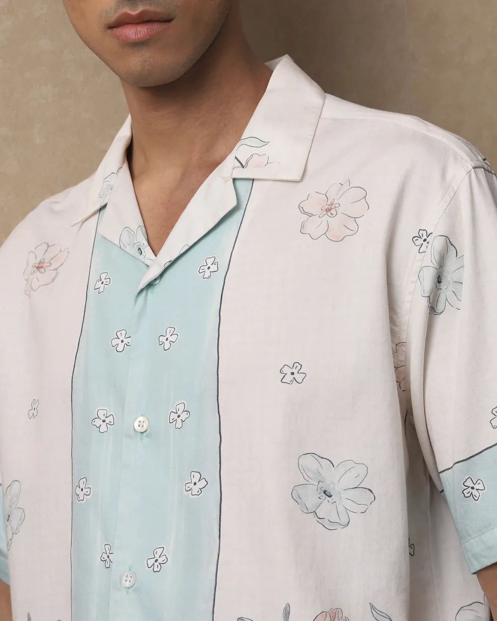 Fashionable Off White Resort Print Loose Fit Shirt for Men Daily and Holiday Wear